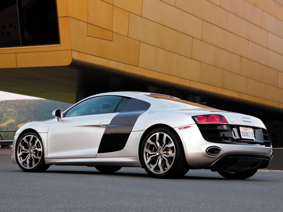  Audi R8 V10 2009 года  (NA) (фото 16 из 18)